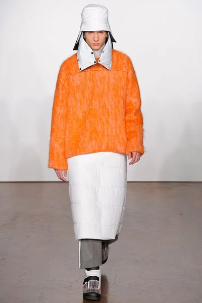 Look 11